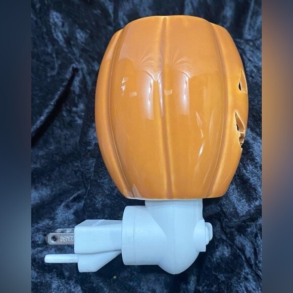 Scentsy Jack O' Lantern Mini Wall Wax Warmer Halloween Pumpkin Retired 2010 - Picture 6 of 8